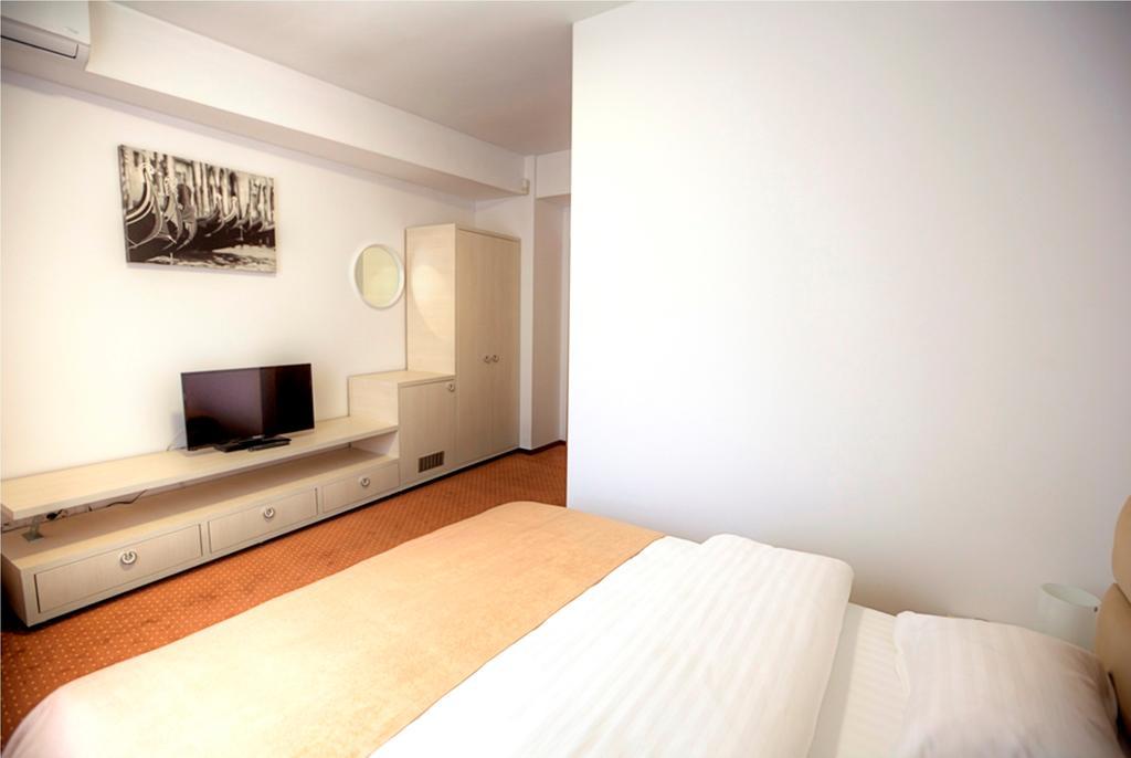 Hotel Thomas Bucareste Quarto foto