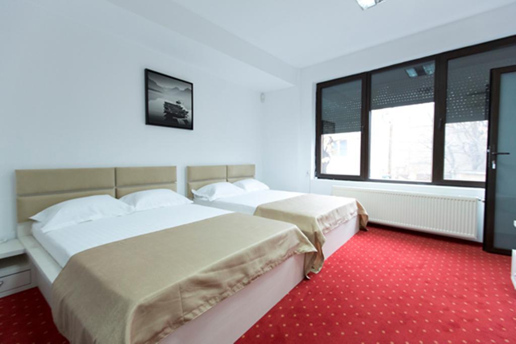 Hotel Thomas Bucareste Quarto foto